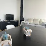 Apartment Beachfront 3-bedroom