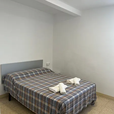 Beachfront 3-bedroom * Calafell