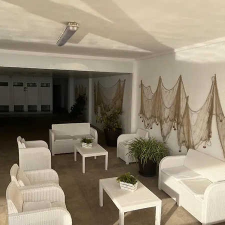 Beachfront 3-bedroom Appartement *
