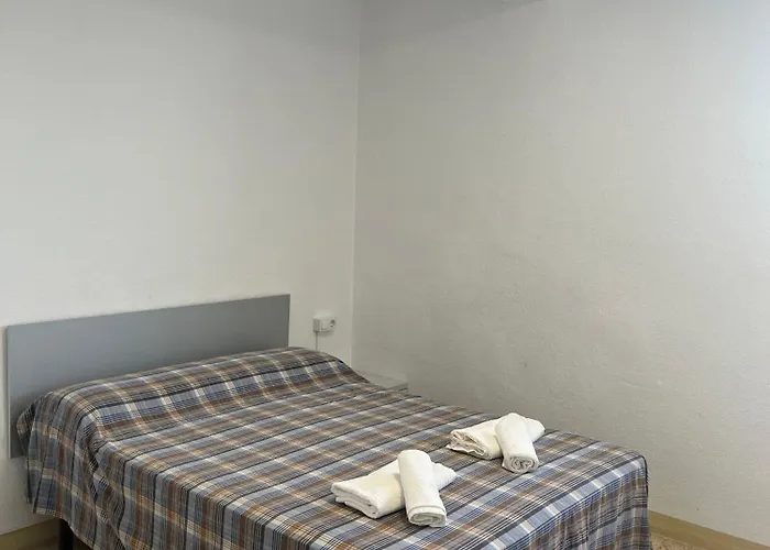 Beachfront 3-bedroom * Calafell