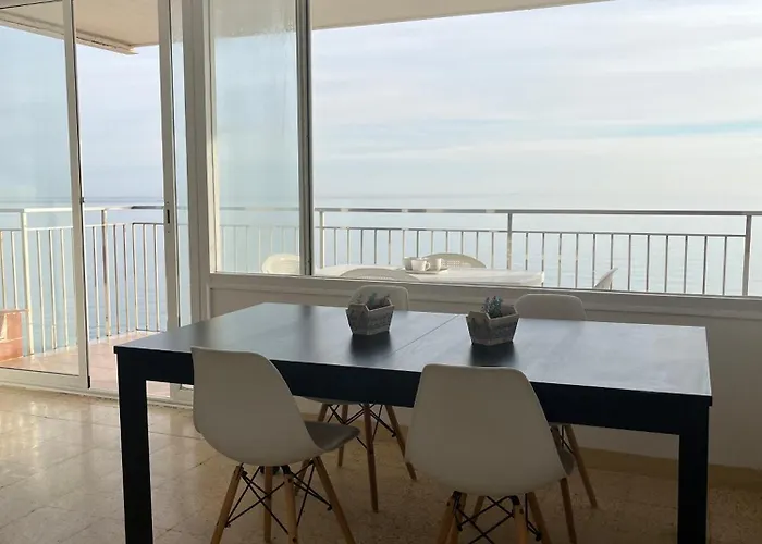 Beachfront 3-bedroom Calafell